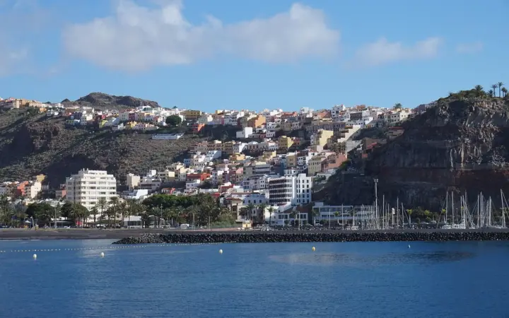 Arona
